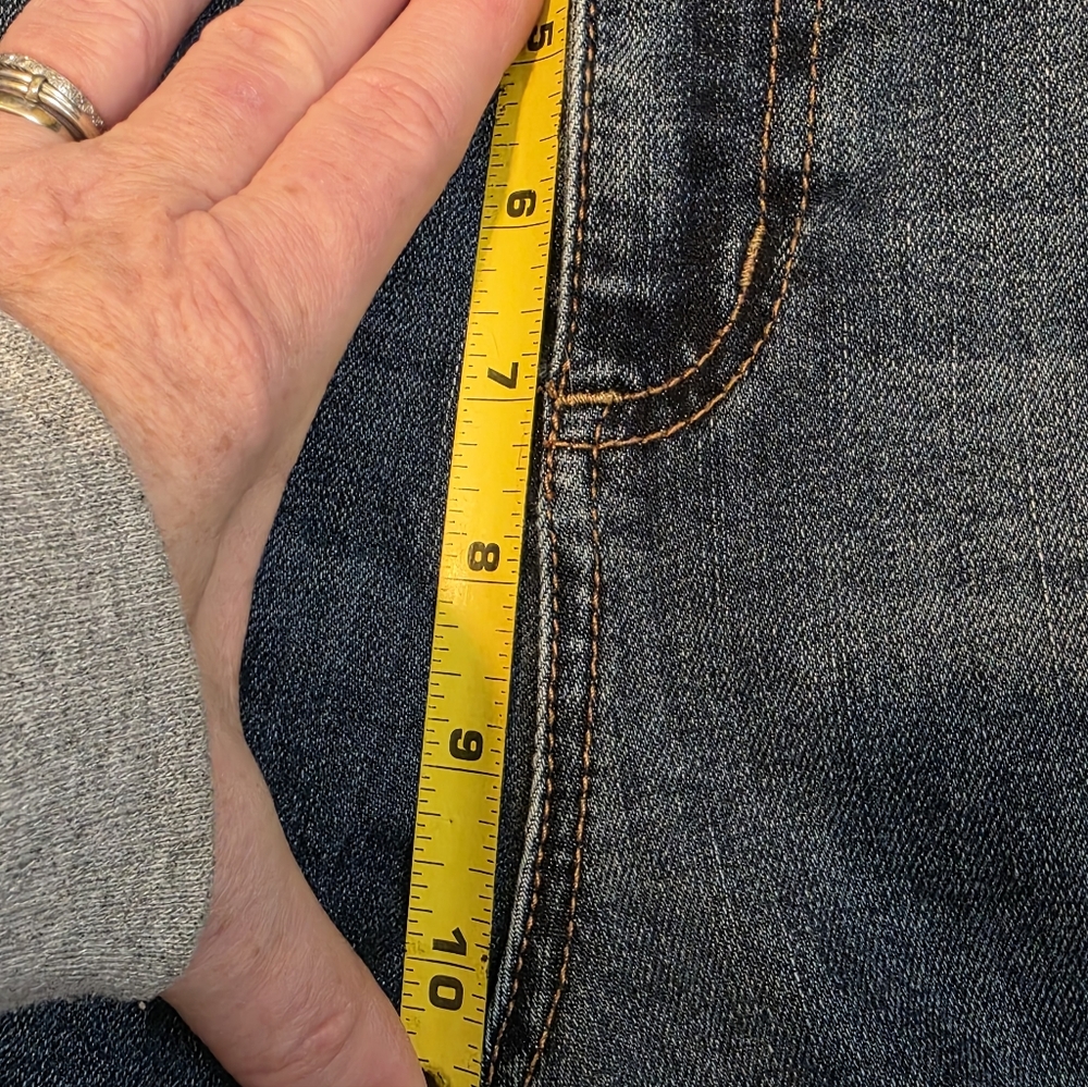 GUESS Vintage Skinny Jeans - Picture 11 of 14
